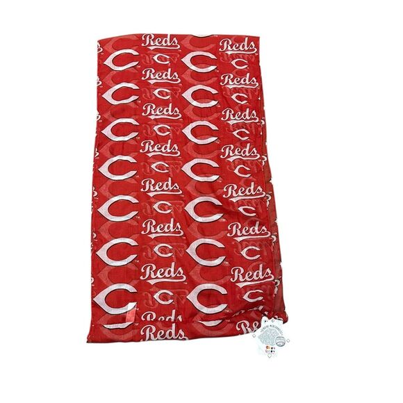 Cincinnati Reds Infiniti Scarf Fashion Winter Neck NEW MLB Logo 19x70” - Picture 3 of 8